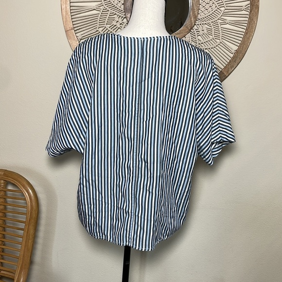 VELVET HEART Tencel Tie Front Blouse Size Large Blue White strip NWT - Picture 5 of 7